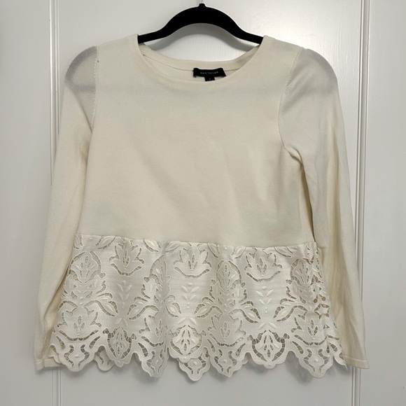 Ann Taylor White Long Sleeve Crew Neck Lace Hem Knit Stretchy Sweater Size Small - Picture 1 of 5